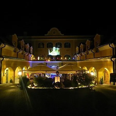 Gasthof 8 Hotel Rossatz